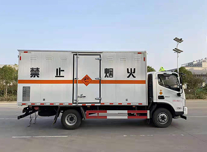 九原爆破器材运输车